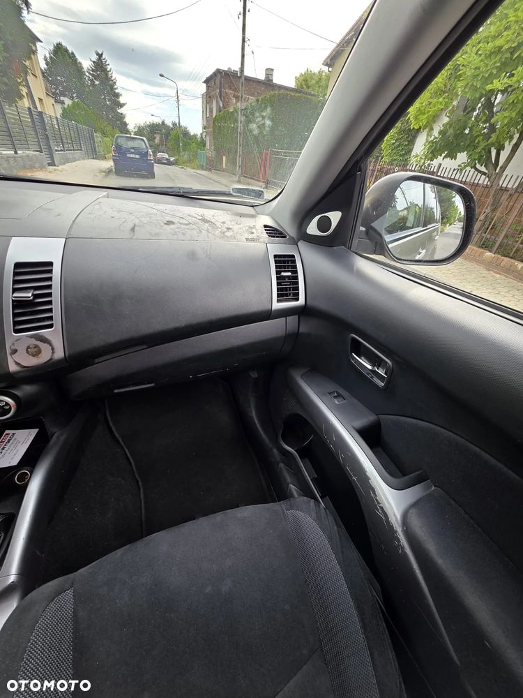 Mitsubishi Outlander 2.2 DID Intense + - 12