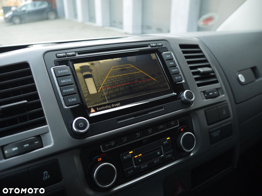 Volkswagen Caravelle - 25