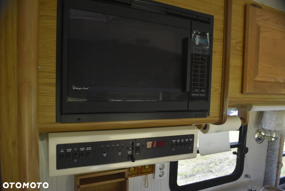 Chevrolet WINNEBAGO - 10