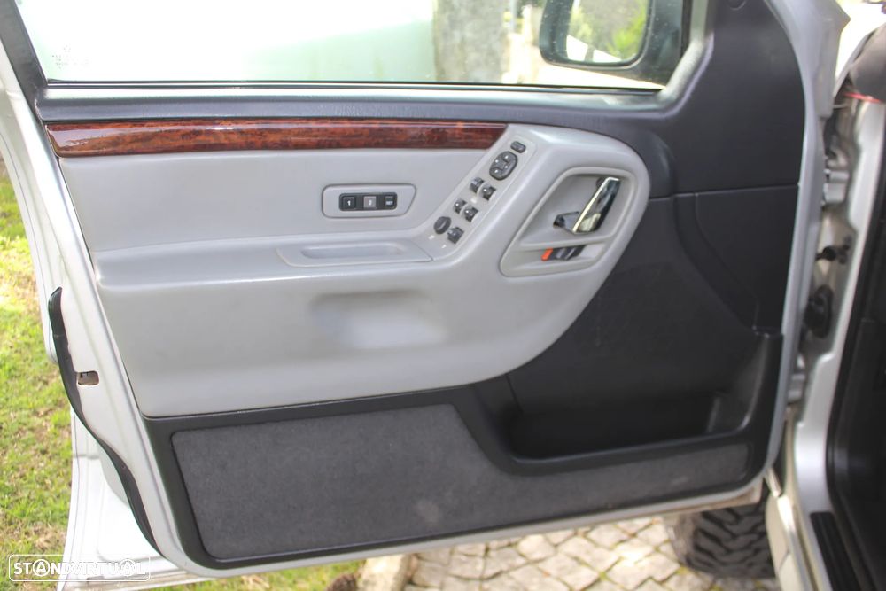 Jeep Grand Cherokee 2.7 CRD Overland - 13