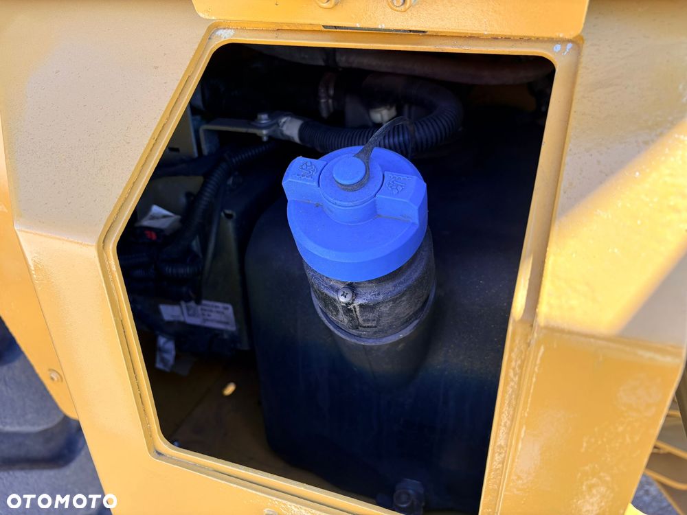 Caterpillar 930M - 19