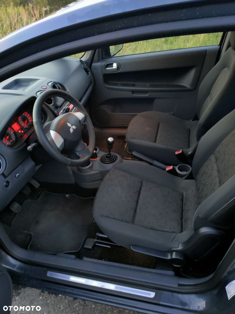 Mitsubishi Colt - 7