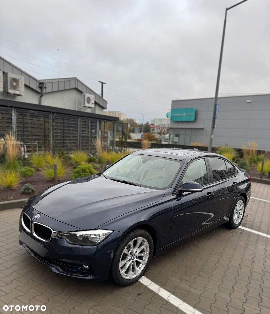BMW Seria 3 320i xDrive - 1