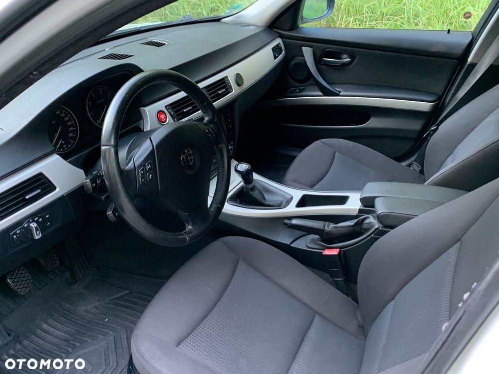 BMW Seria 3 318i Edition Exclusive - 11