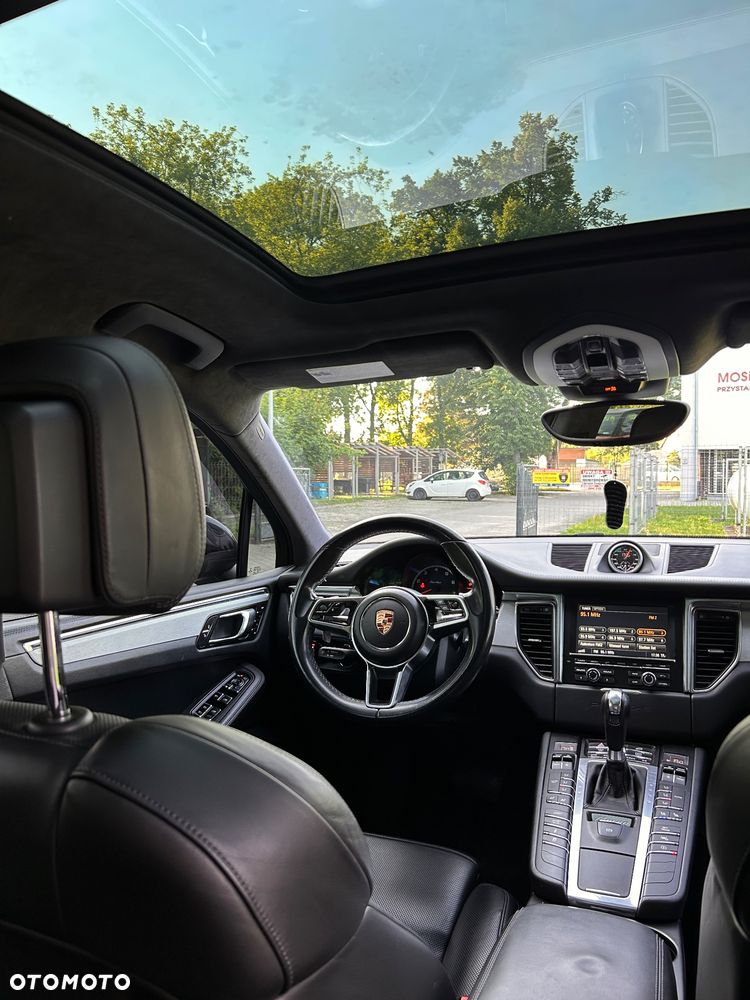 Porsche Macan Turbo - 11