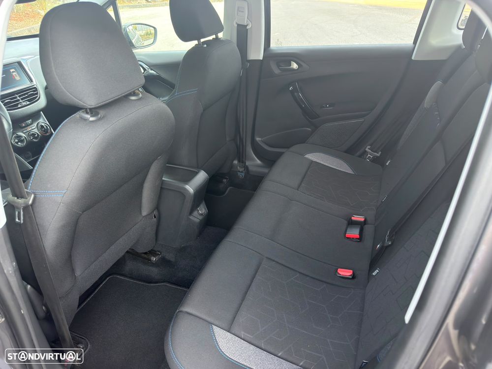 Peugeot 2008 1.2 PureTech Style - 8