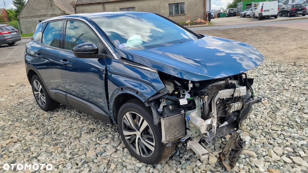 Peugeot 3008 1.6 PureTech HYbrid GT Line S&S EAT8 - 23