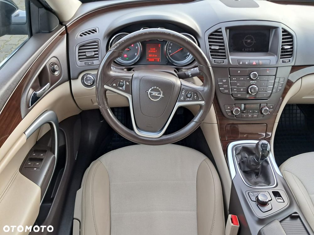 Opel Insignia - 11