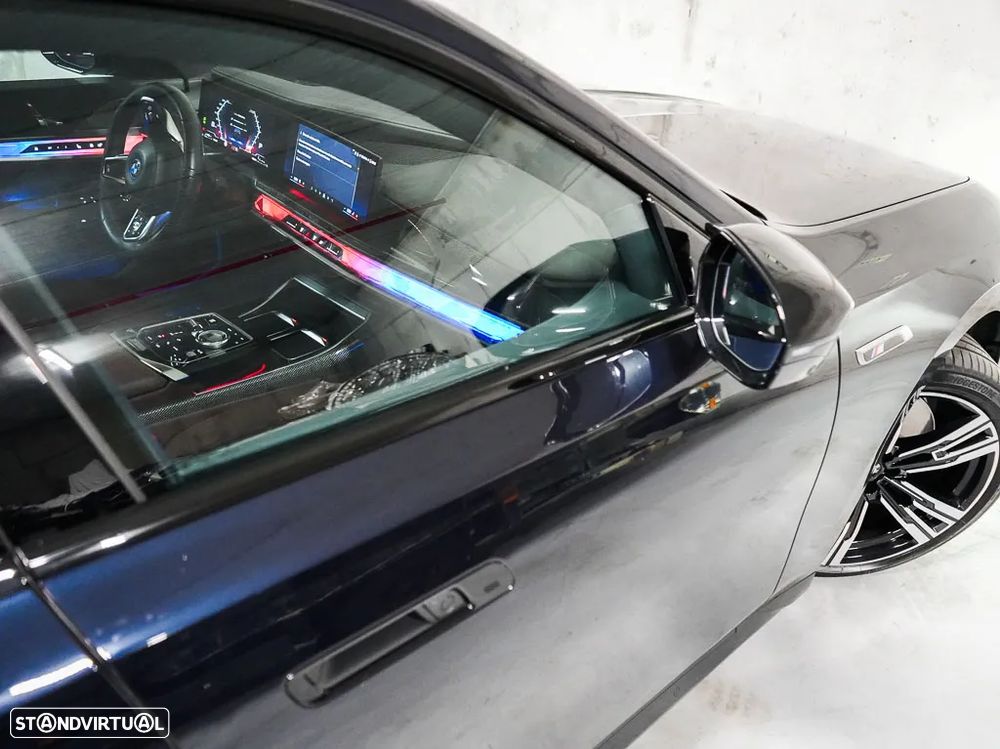 BMW 760 M760e xDrive - 18