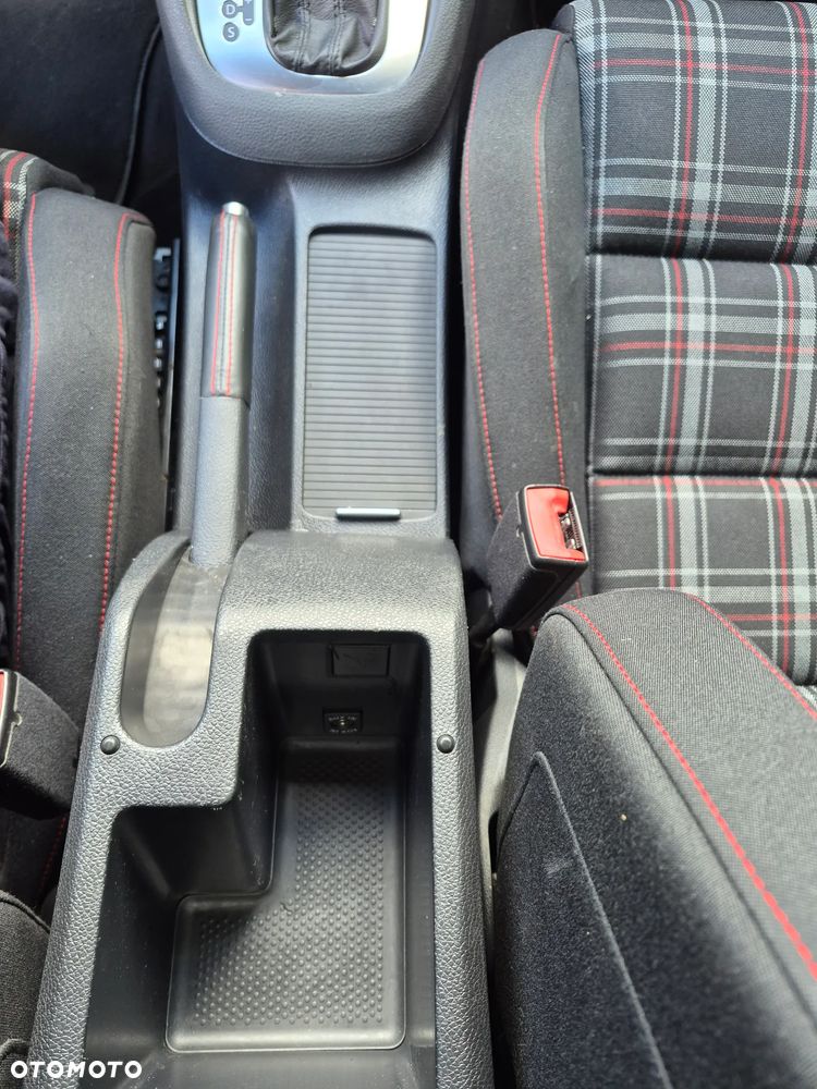 Volkswagen Golf 2.0 GTI DSG - 36