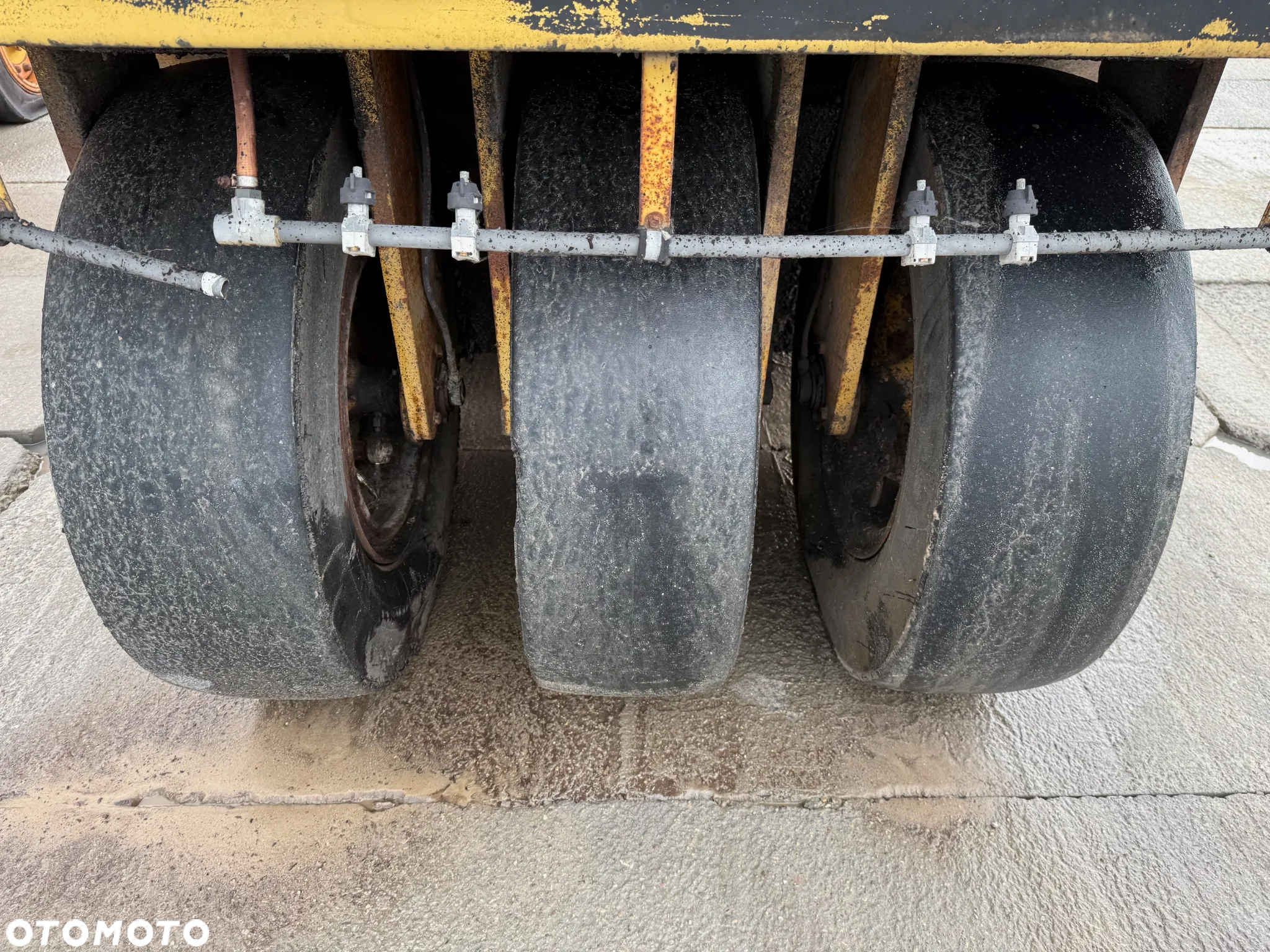 Caterpillar PS300 Walec Koła Gumowe - 14