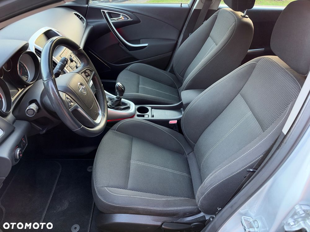 Opel Astra 1.6 T Cosmo - 7