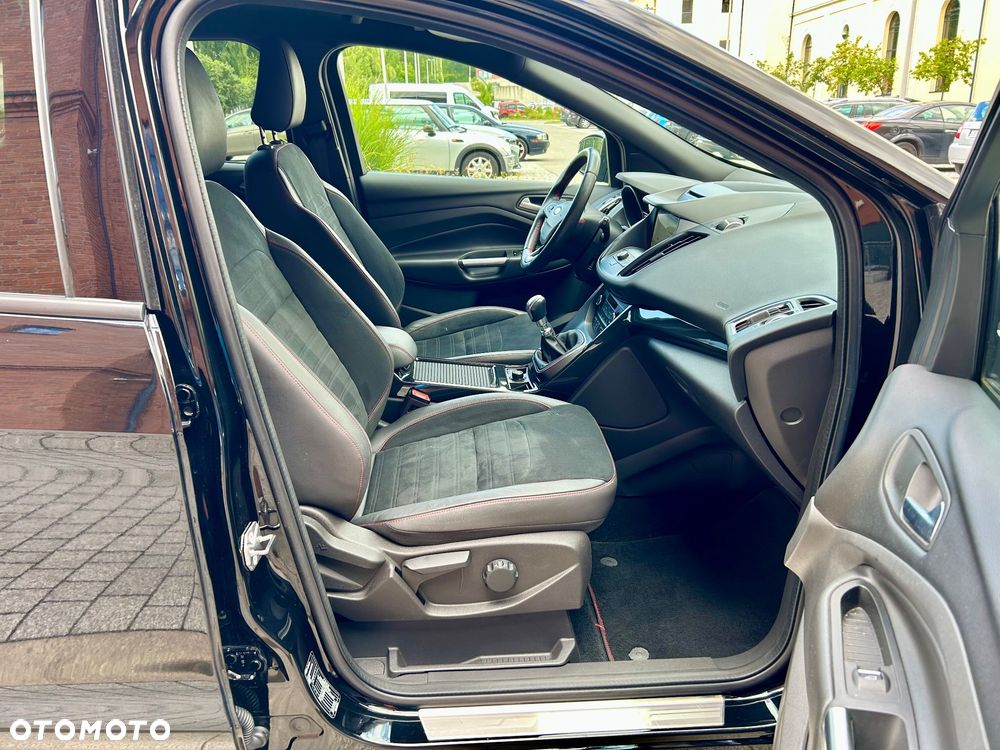 Ford Kuga 1.5 EcoBoost 2x4 Titanium - 17