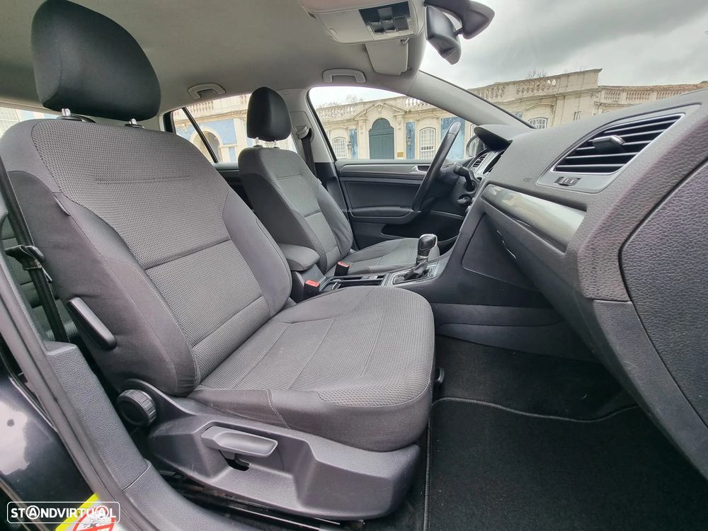 VW Golf 1.6 TDi Highline DSG - 7