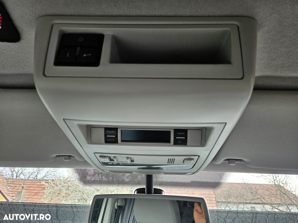 Volkswagen Caravelle - 28