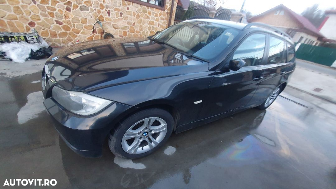 Dezmembram BMW 320 e91 An fabr 2008 N47d30A manuala - 2