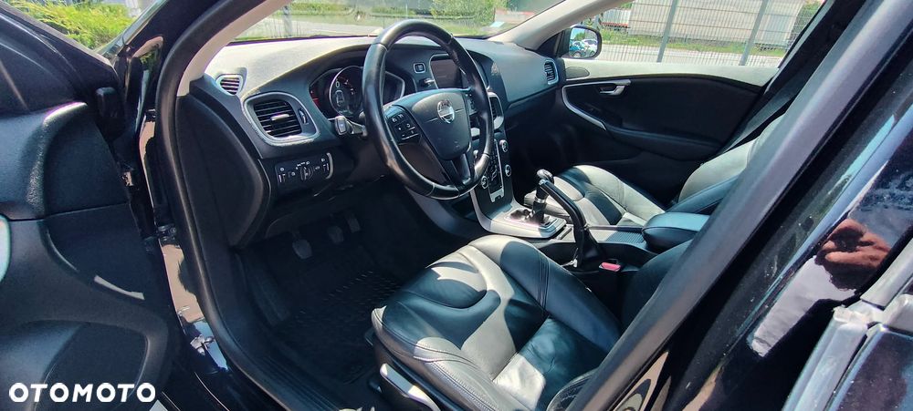 Volvo V40 D2 - 16