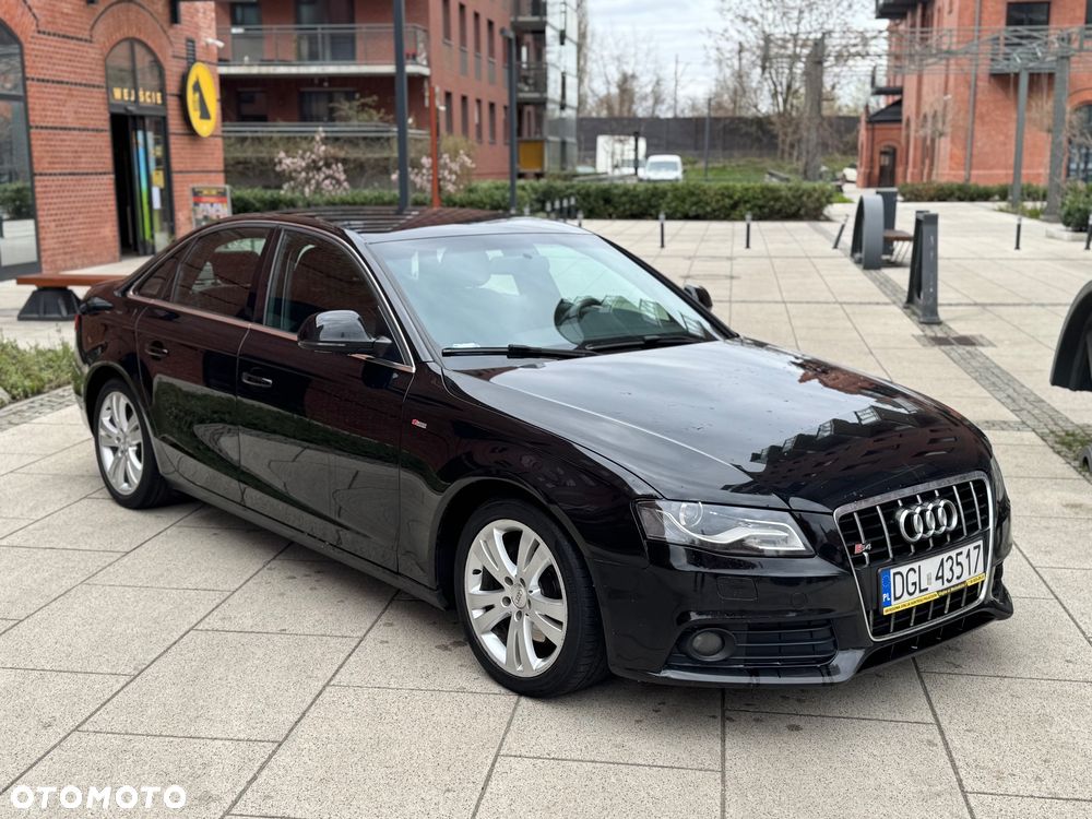 Audi A4 Limousine - 1