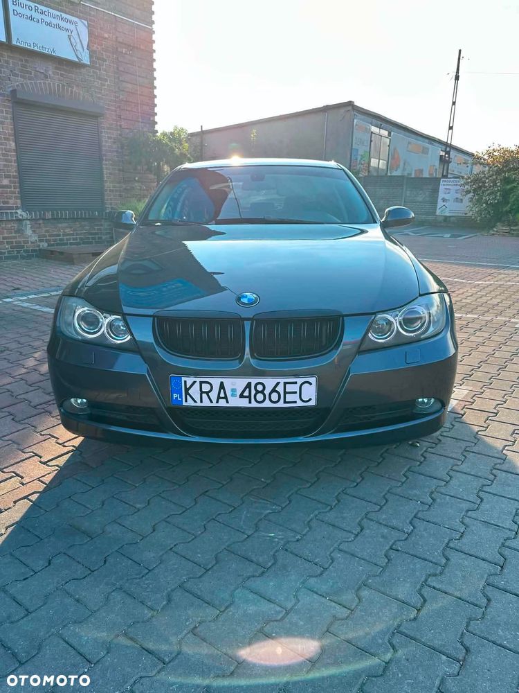 BMW Seria 3 320i - 1