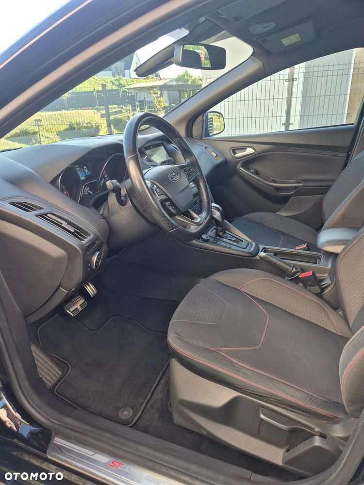 Ford Focus 1.5 EcoBlue Start-Stopp-System ST-LINE - 12