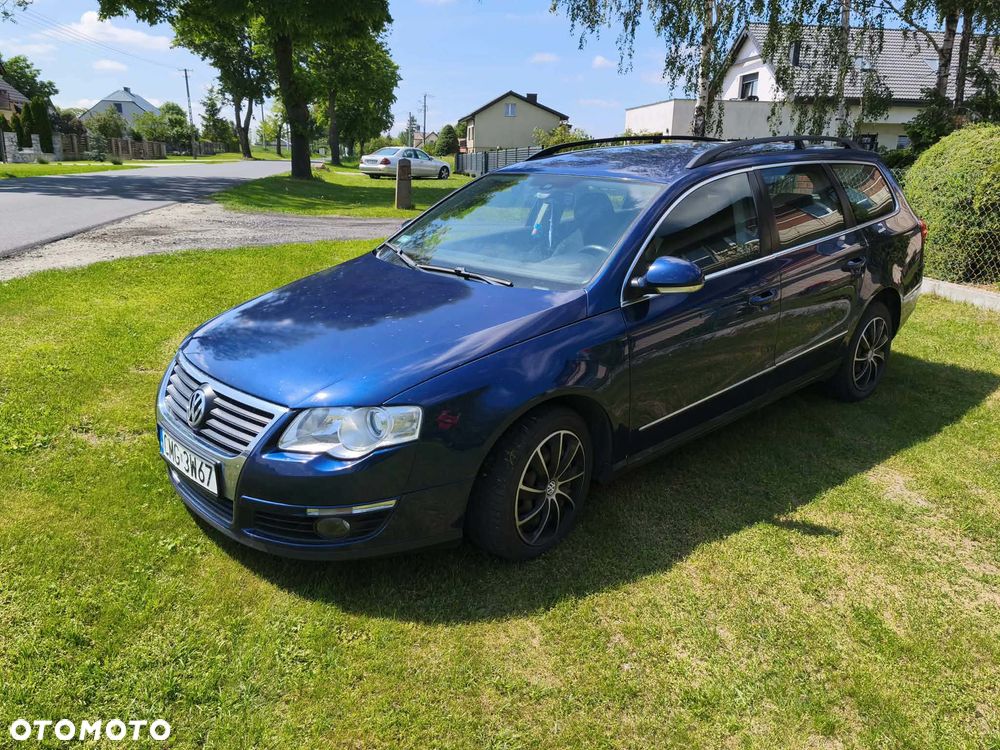 Volkswagen Passat - 1