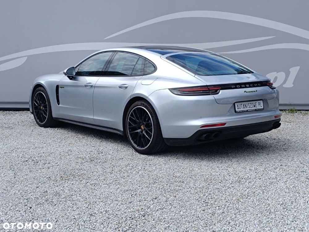 Porsche Panamera - 16