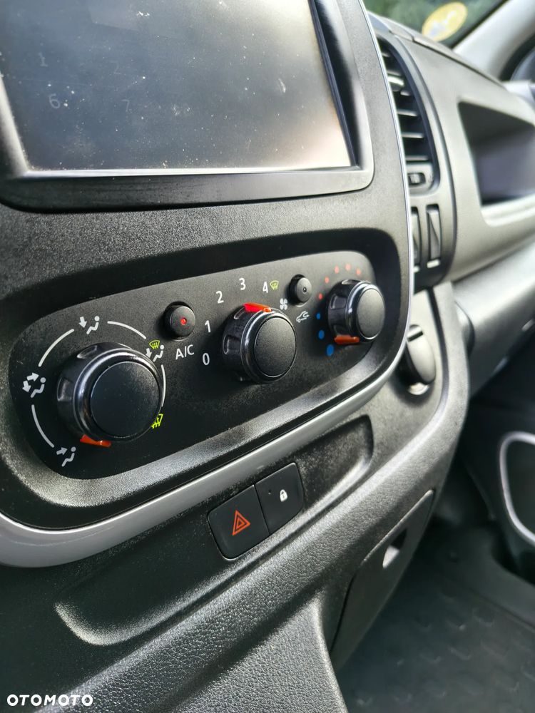 Renault Trafic - 13