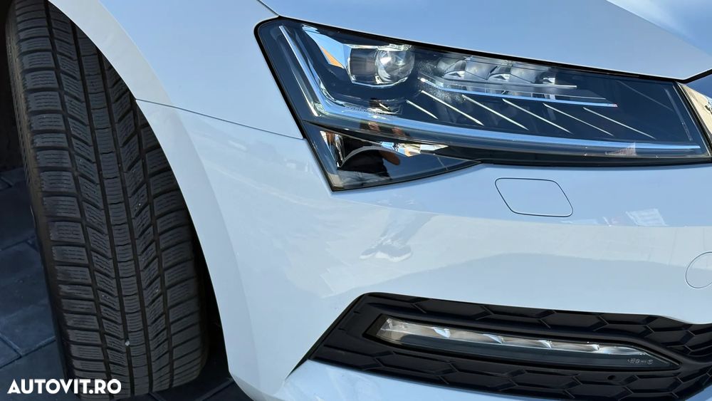 Skoda Superb 2.0 TDI DSG Ambition - 34