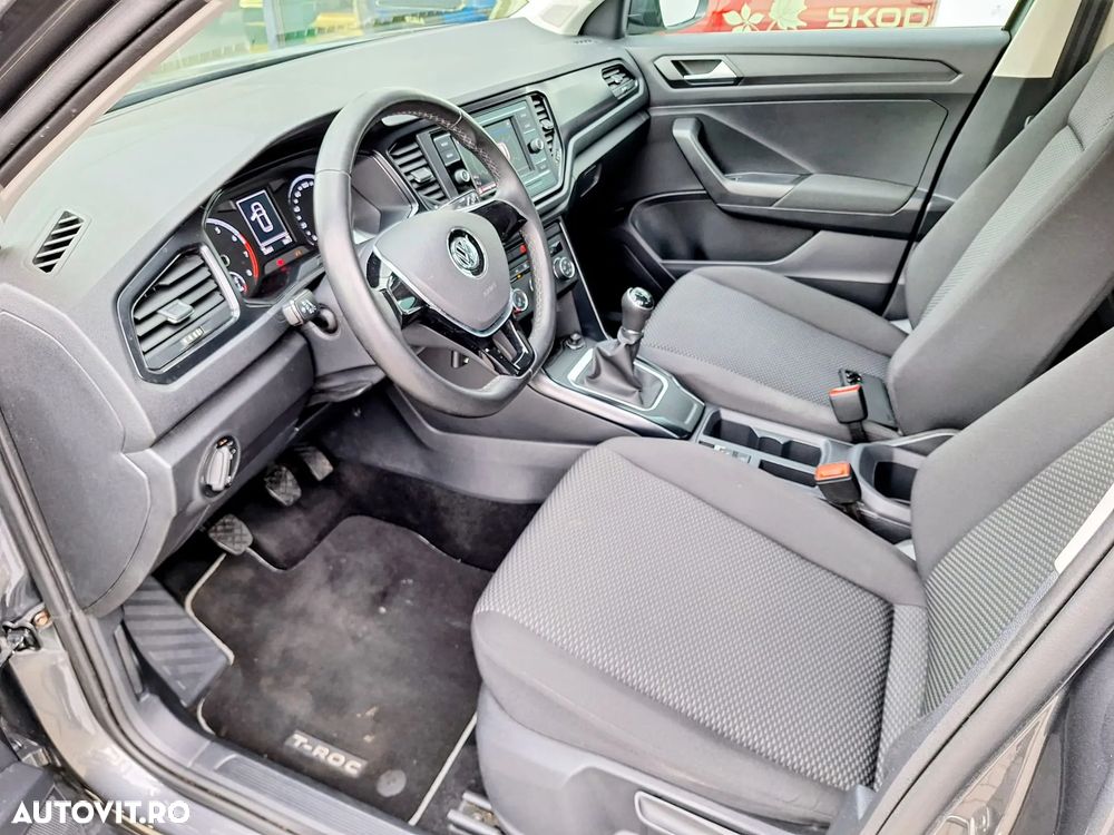Volkswagen T-Roc - 11