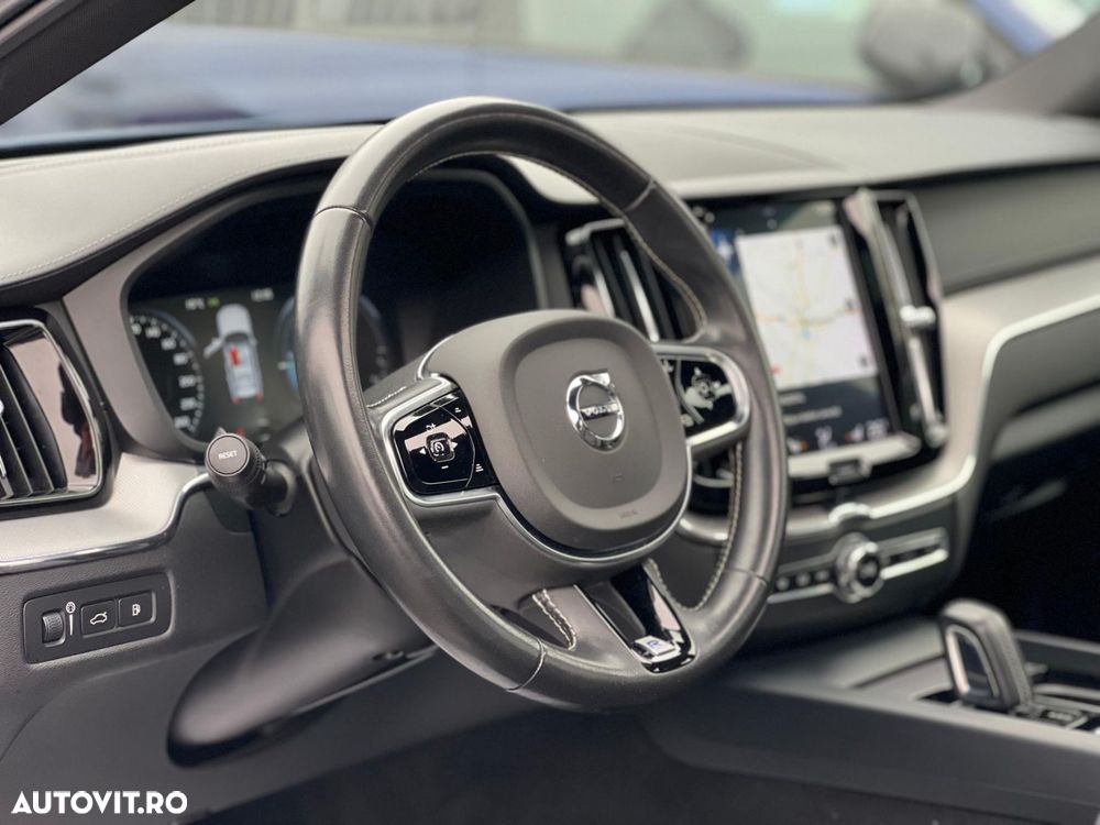 Volvo XC 60 T8 Twin Engine AWD R-Design - 9