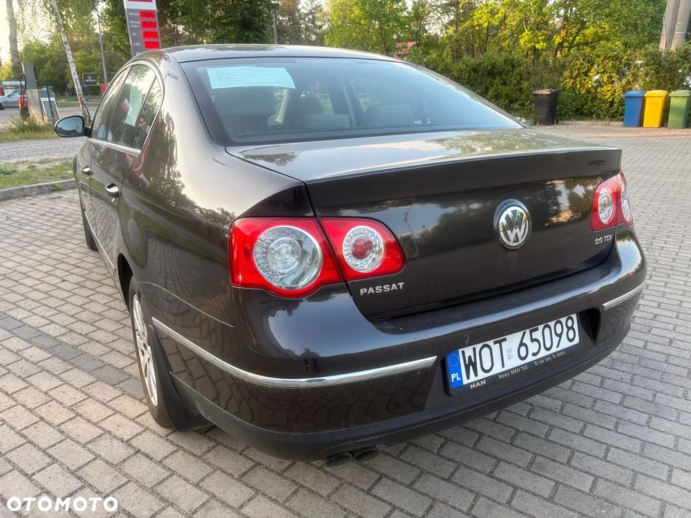 Volkswagen Passat 2.0 TDI Comfortline - 3