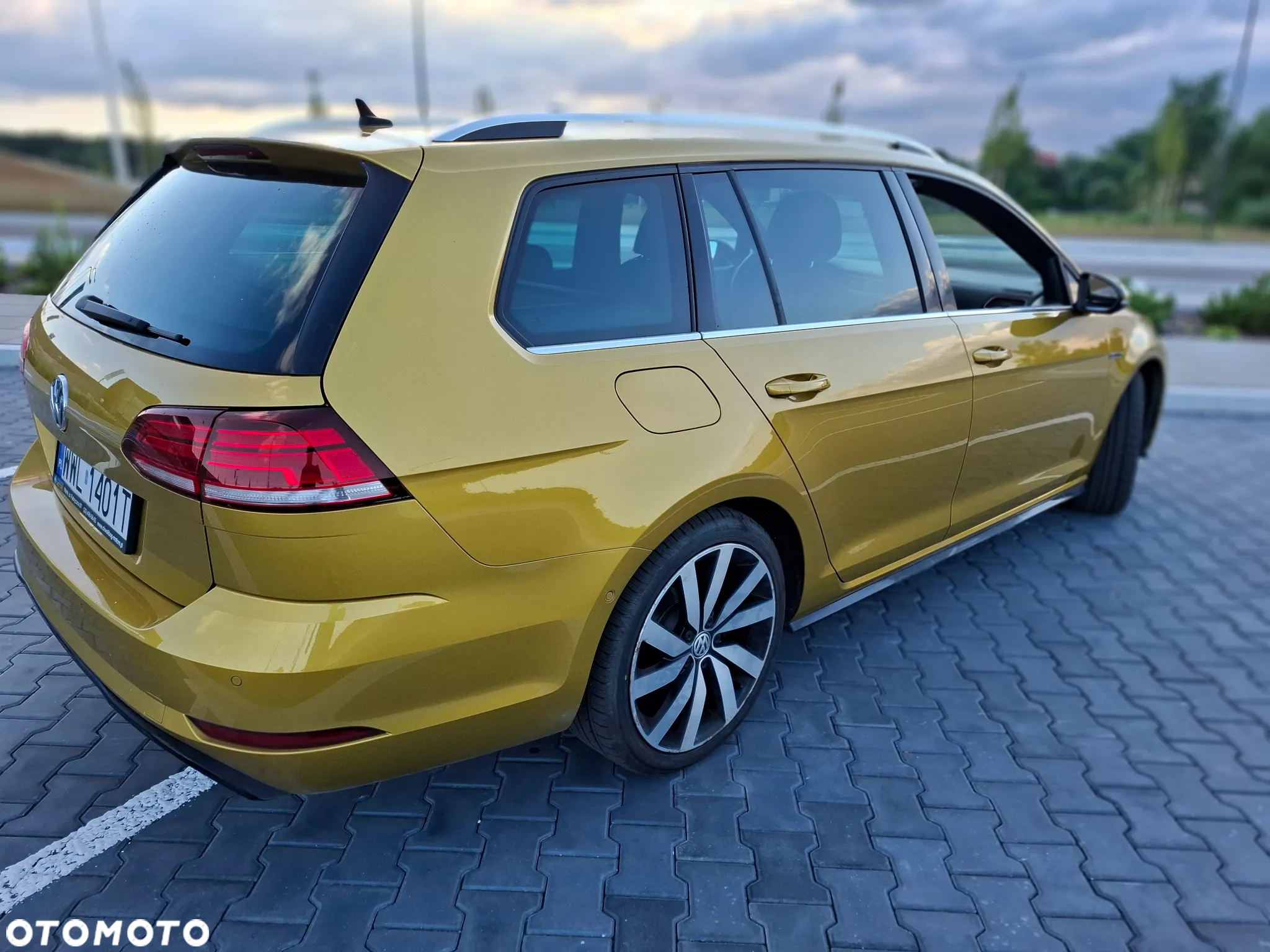 Volkswagen Golf - 5