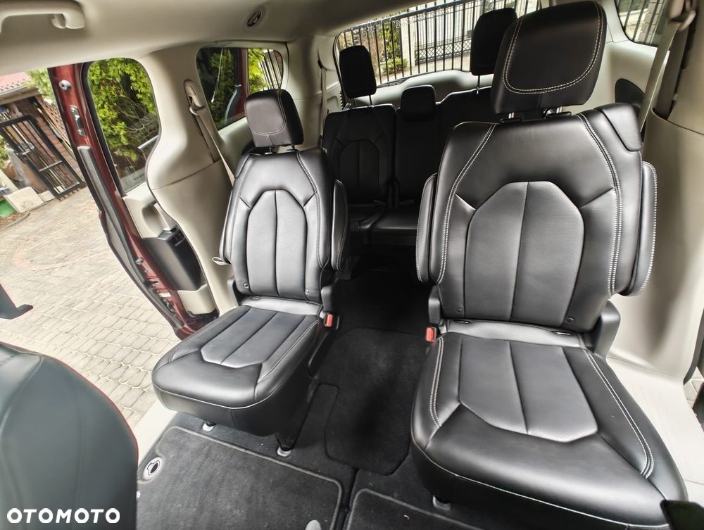 Chrysler Pacifica ver-2-5-hybrid-dynamic-force-executive-e--cvt - 9