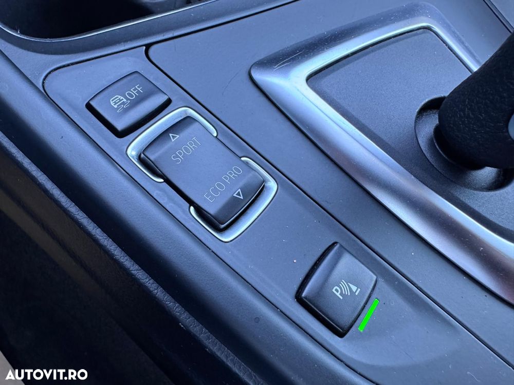 BMW Seria 3 318d Aut. - 30