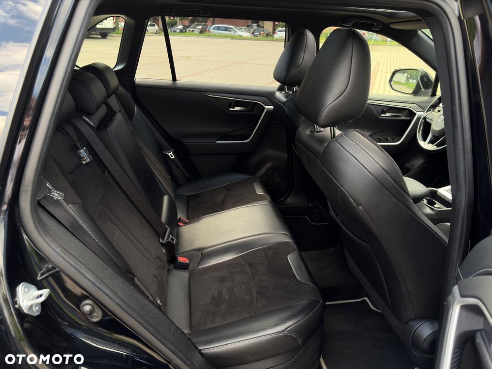 Toyota RAV4 2.5 Hybrid Black Edition by JBL 4x4 - 16