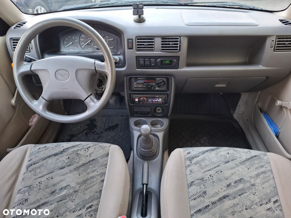 Mazda Demio 1.3 - 9