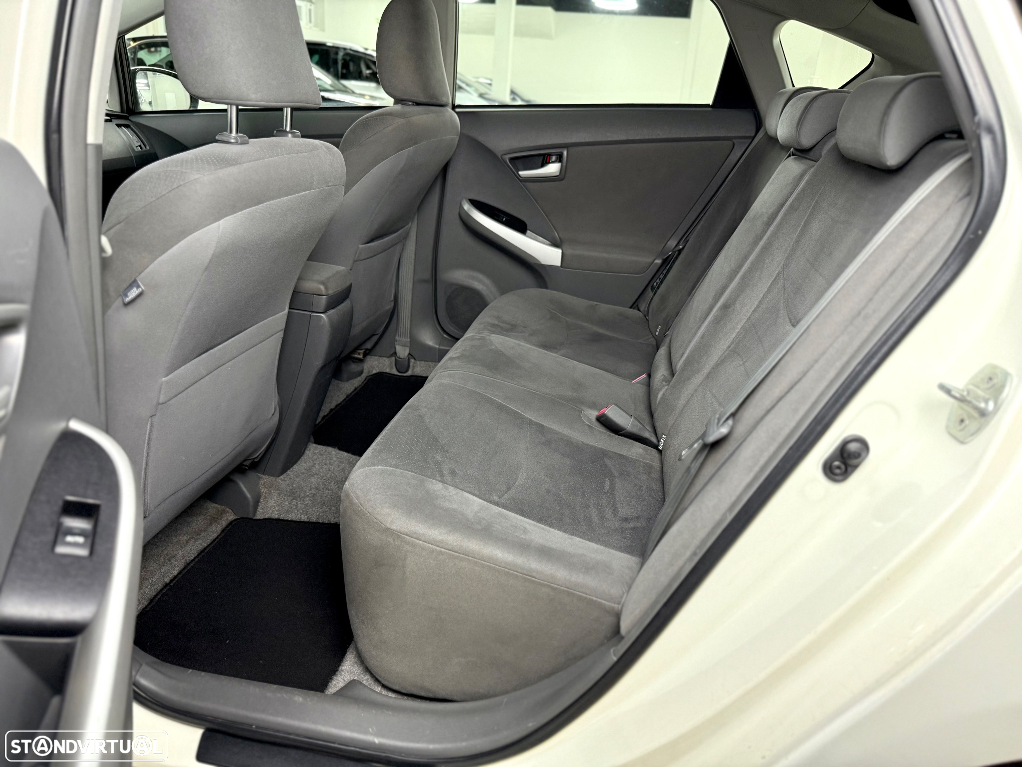 Toyota Prius 1.8 - 16