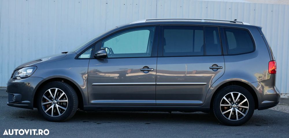 Volkswagen Touran - 10