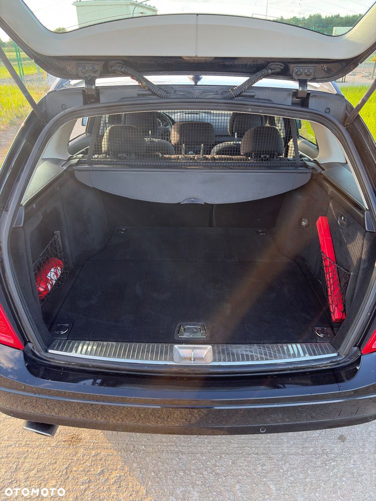 Mercedes-Benz Klasa C 220 CDI BlueEff Avantgarde - 25