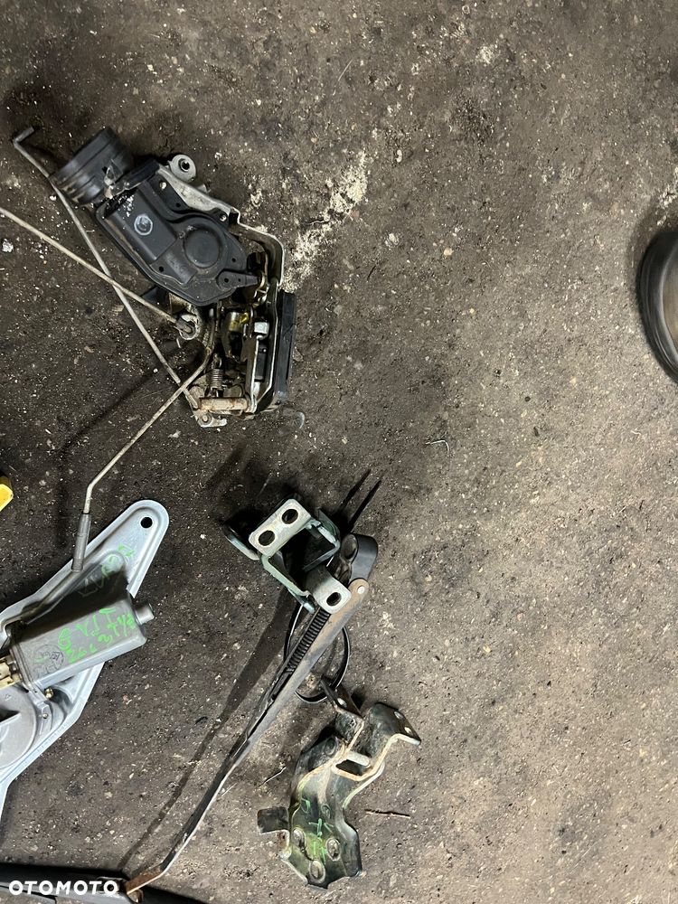 Silniczek wycieraczek tylny Suzuki grand Vitara 2003r - 3