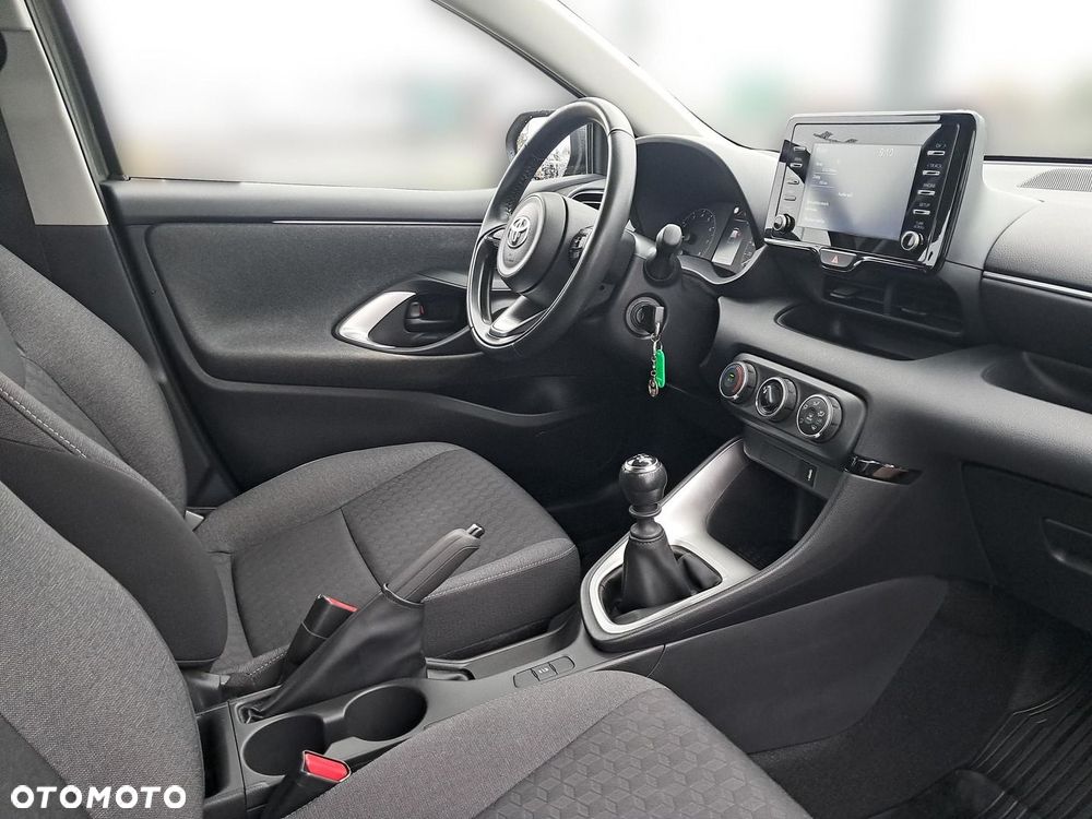 Toyota Yaris - 10
