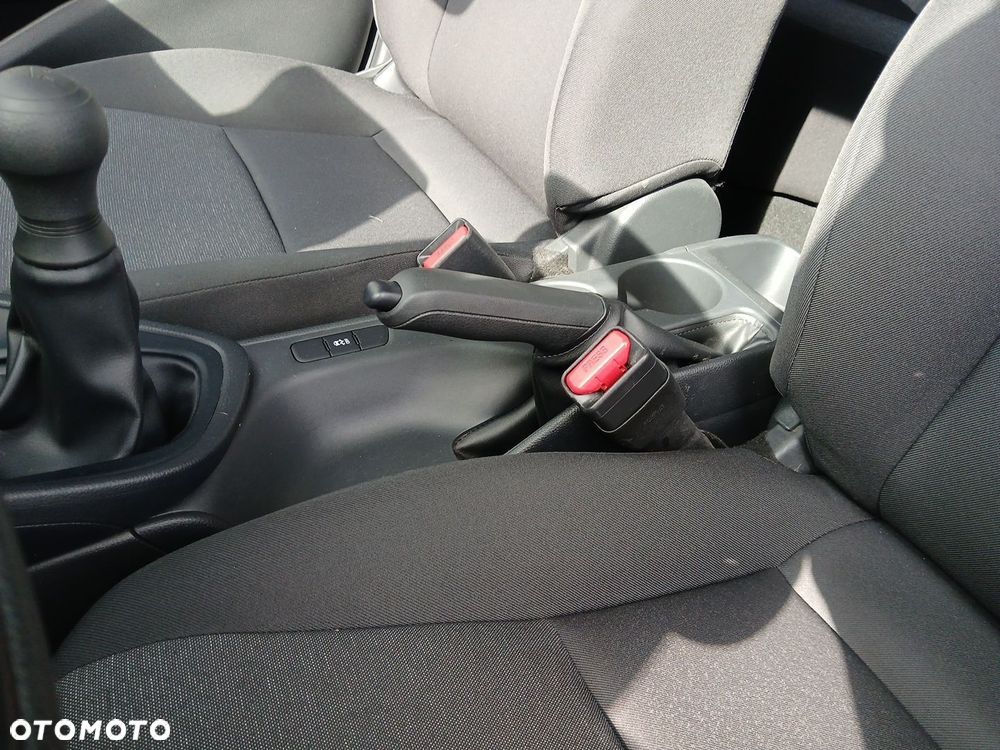 Toyota Yaris - 35