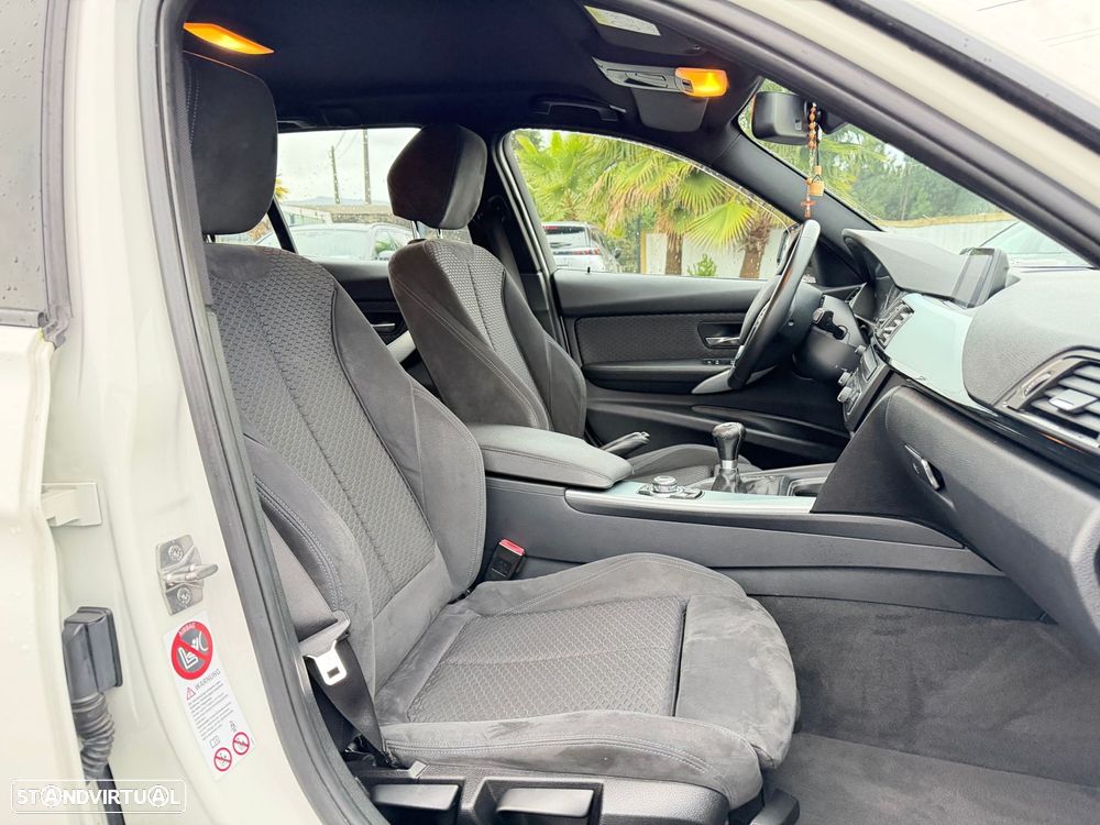 BMW 318 d Pack M - 37