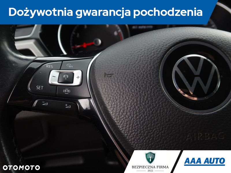Volkswagen Touran - 20