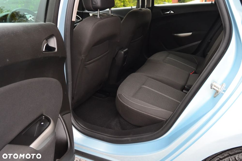 Opel Astra 1.4 EcoFLEX Design Edition - 24