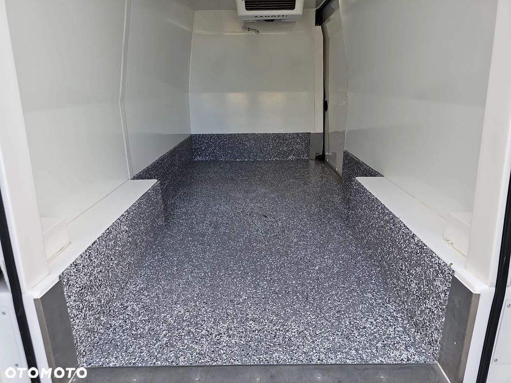 Renault Master Furgon FWD Pack Clim 3,5T L3H2 2.3 DCi 150 KM Agregat Chłodnia Zanotti - 25