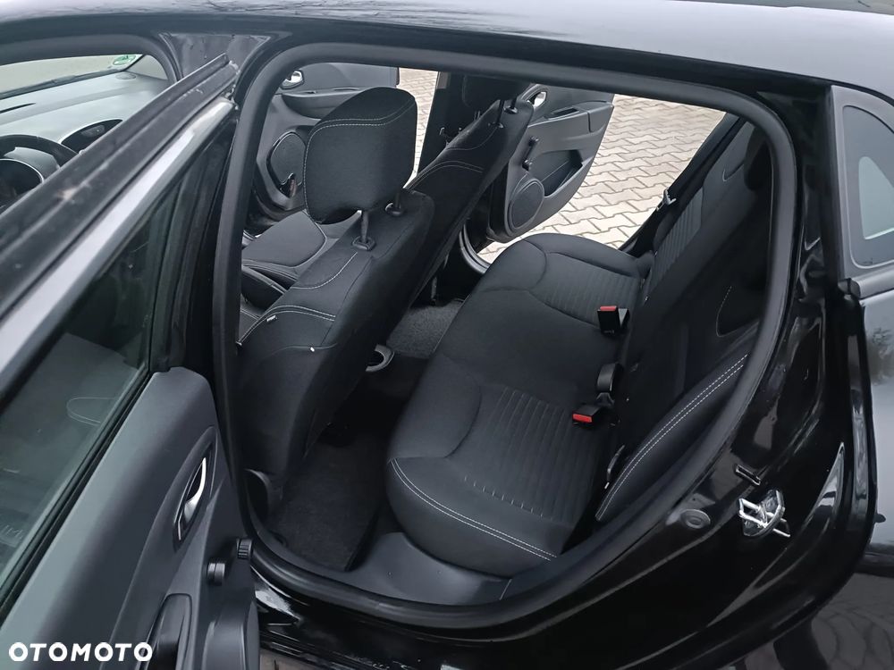 Renault Clio 1.2 16V 75 Collection - 12