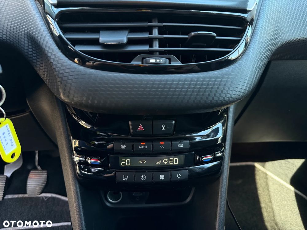 Peugeot 2008 PureTech 82 Allure - 17
