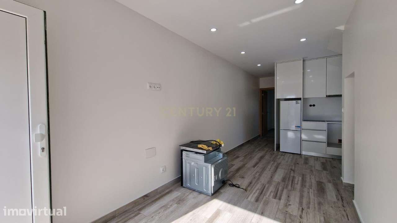 PRÉDIO | 5 APARTAMENTOS | FÂNZERES | ARRENDADO - Grande imagem: 4/15