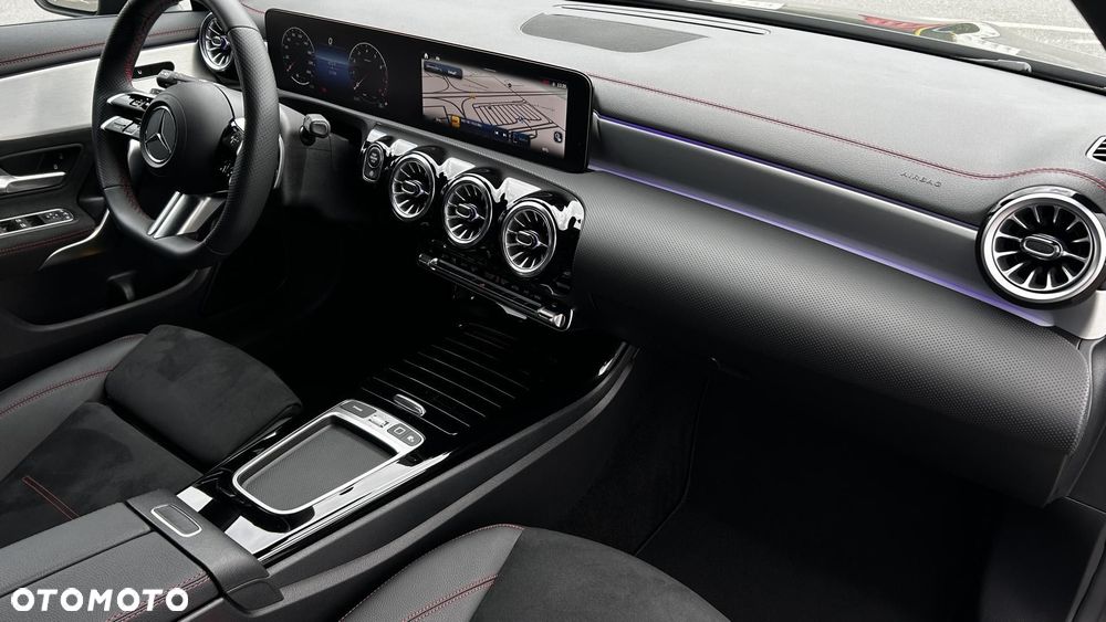 Mercedes-Benz CLA 200 mHEV AMG Line 7G-DCT - 22